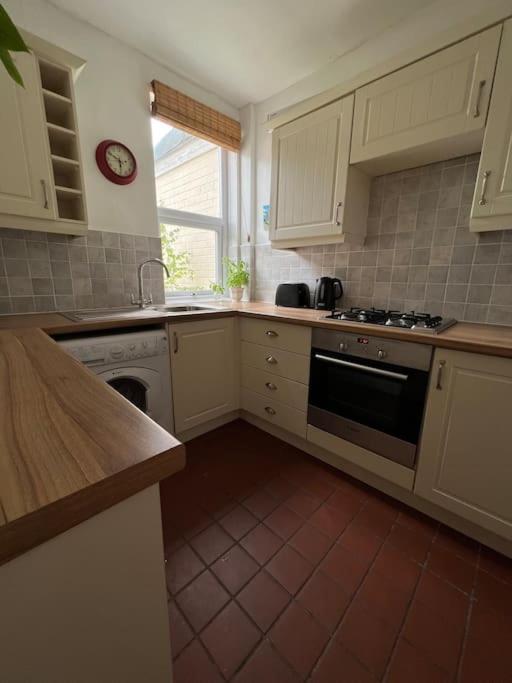 2025 Award Winner Liverpool Strawberry House - 3 Bedrooms Bagian luar foto