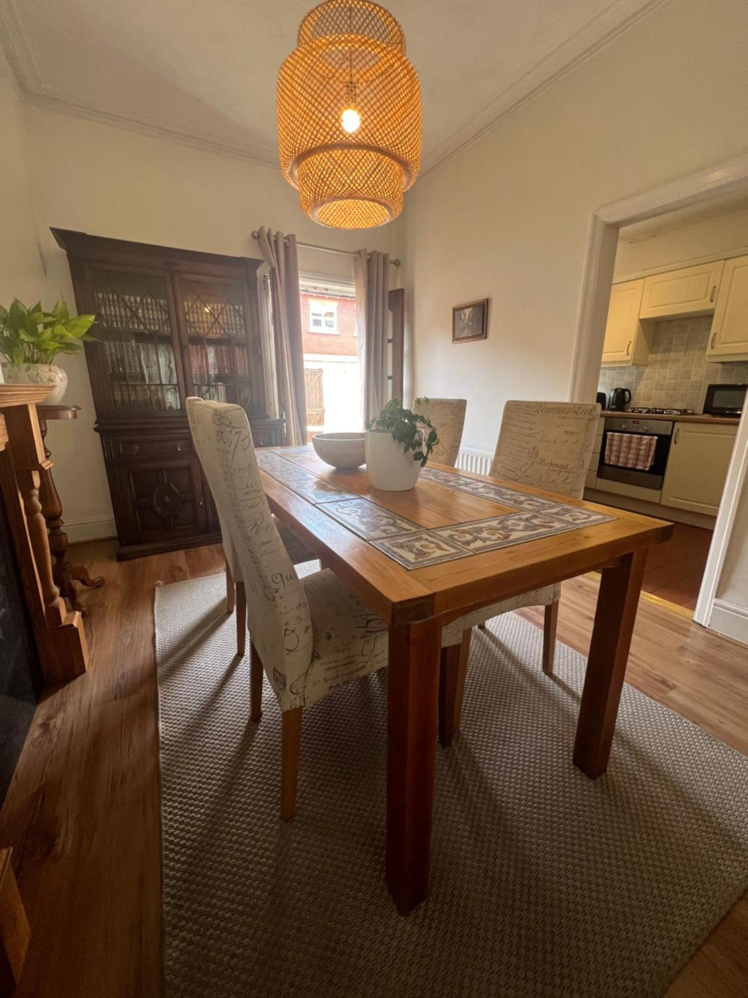 2025 Award Winner Liverpool Strawberry House - 3 Bedrooms Bagian luar foto