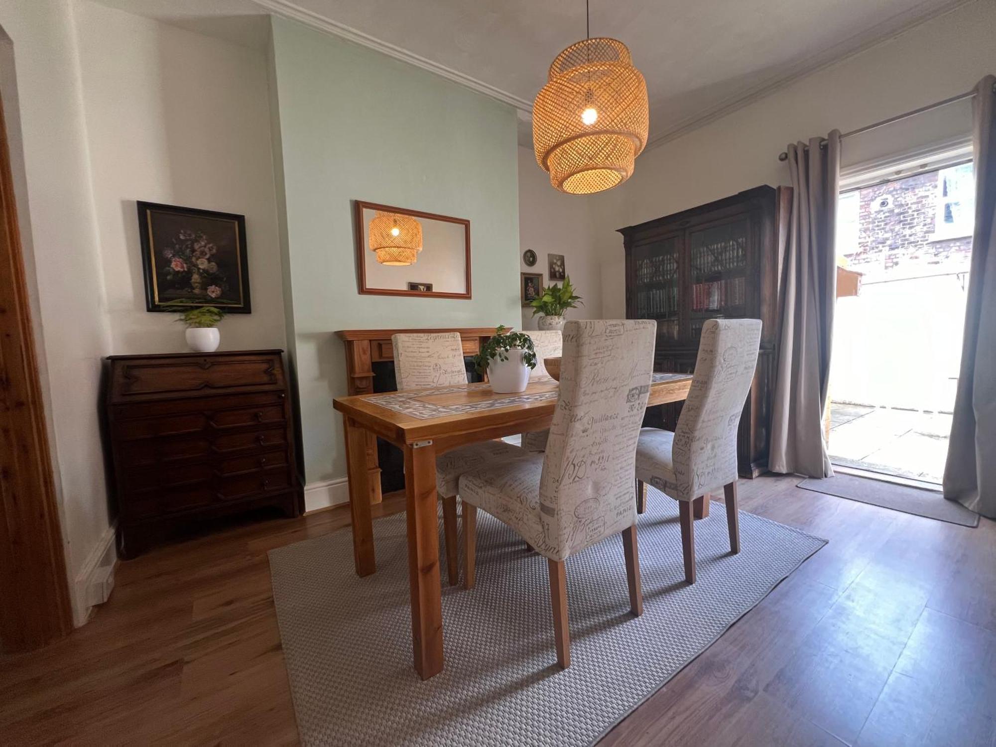 2025 Award Winner Liverpool Strawberry House - 3 Bedrooms Bagian luar foto