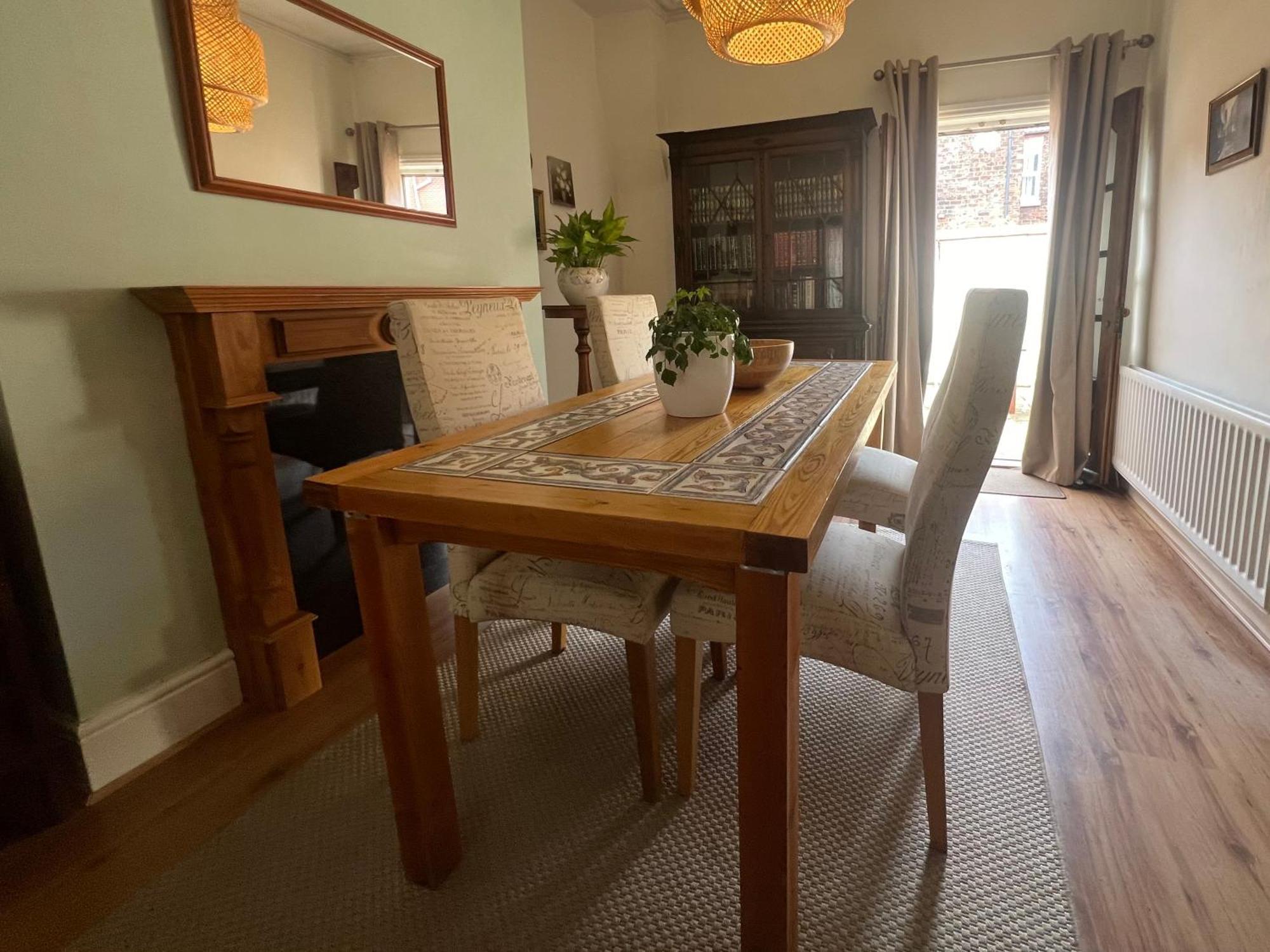 2025 Award Winner Liverpool Strawberry House - 3 Bedrooms Bagian luar foto